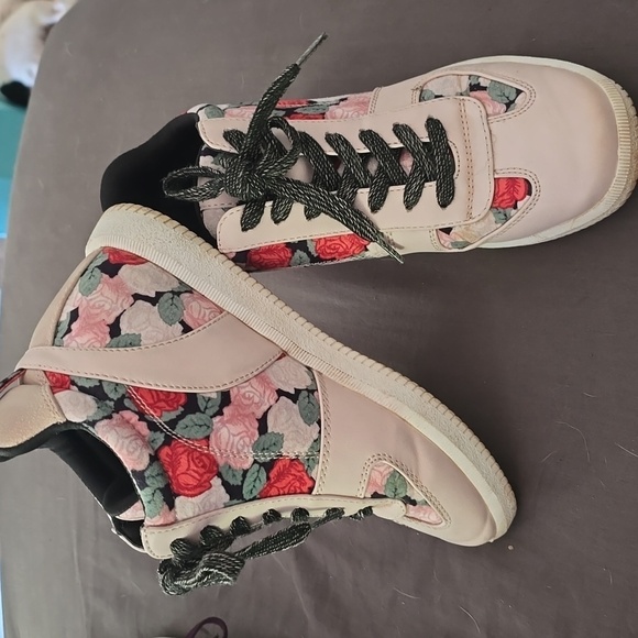 Women's shoes - Picture 2 of 4